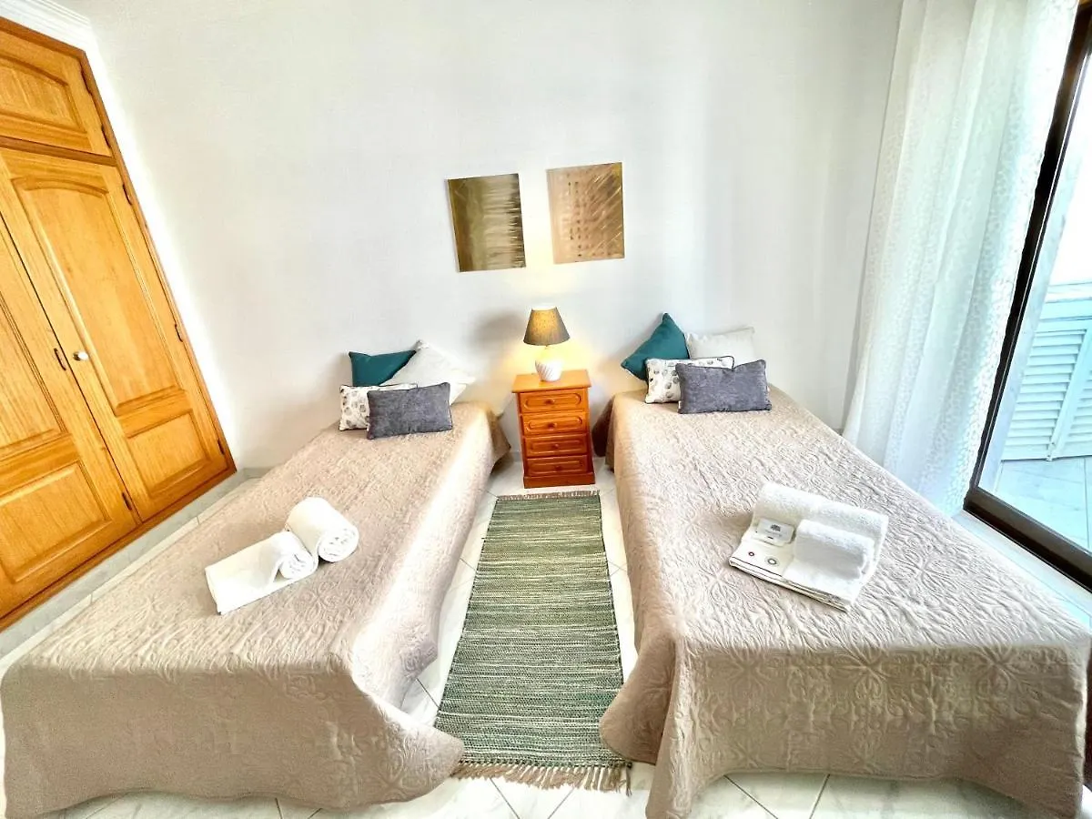 Atlantico View - Beach Front - קווארטיירה 0*,
